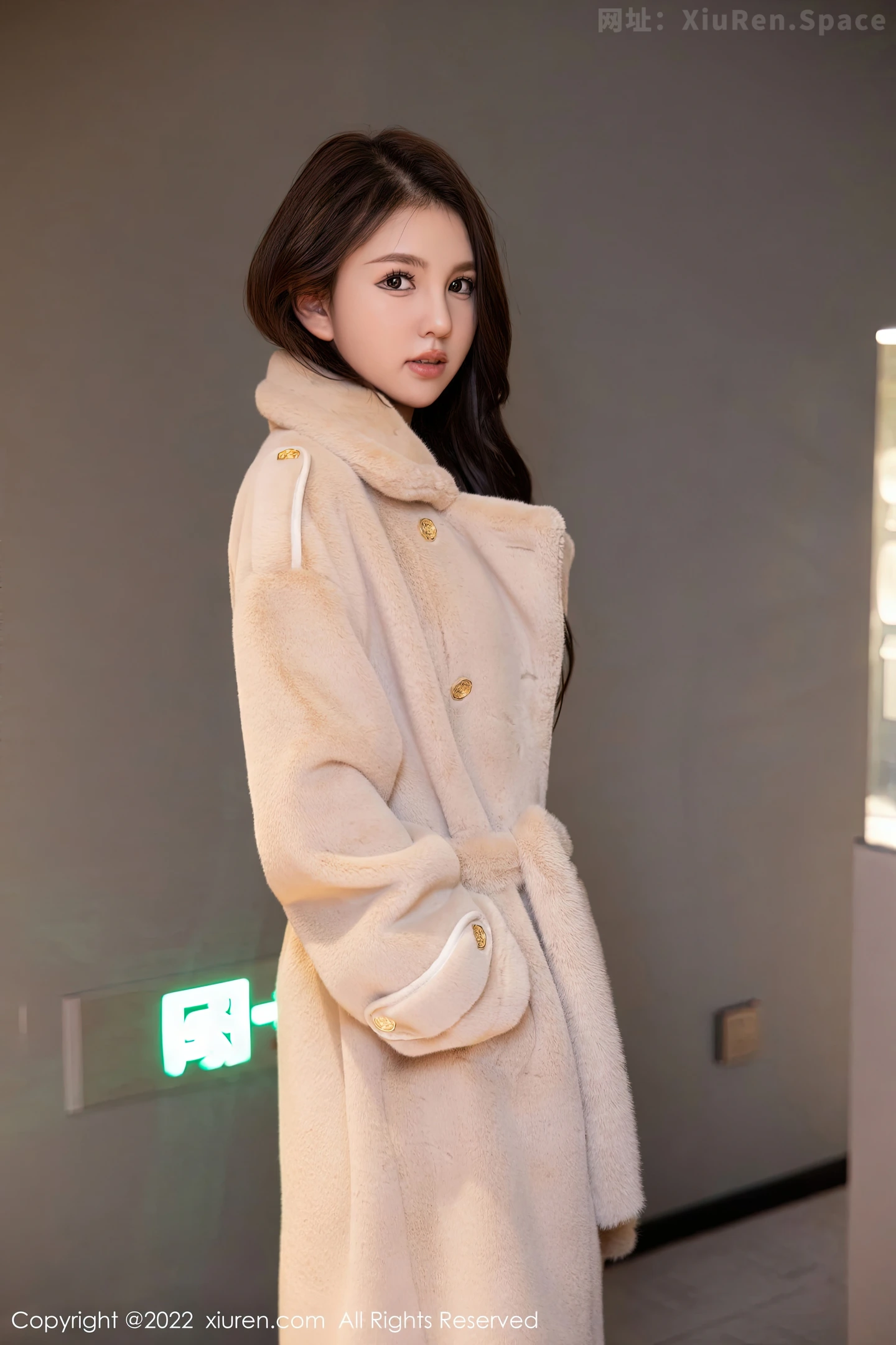 图片[3]-[XiuRen秀人网]2022.12.19 VOL.6013 美七Mia 白色连体比基尼泳装性感私房写真集-秀人网官方网站